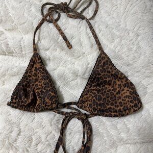 Frankie’s bikinis x Bella hadid bikini top